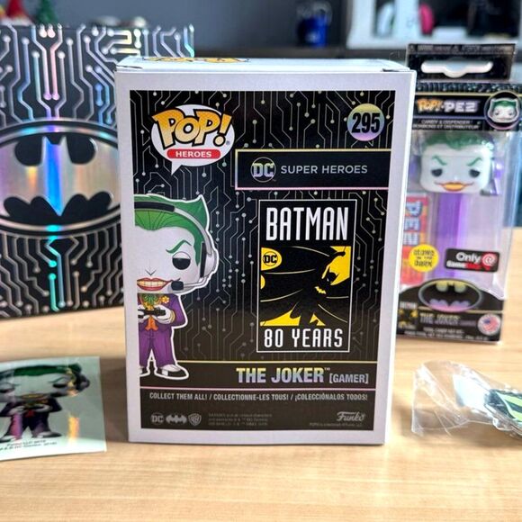 Funko Mystery Box – Joker Gamer Edition (2019 GameStop Exclusive) - Picture 4 of 6
